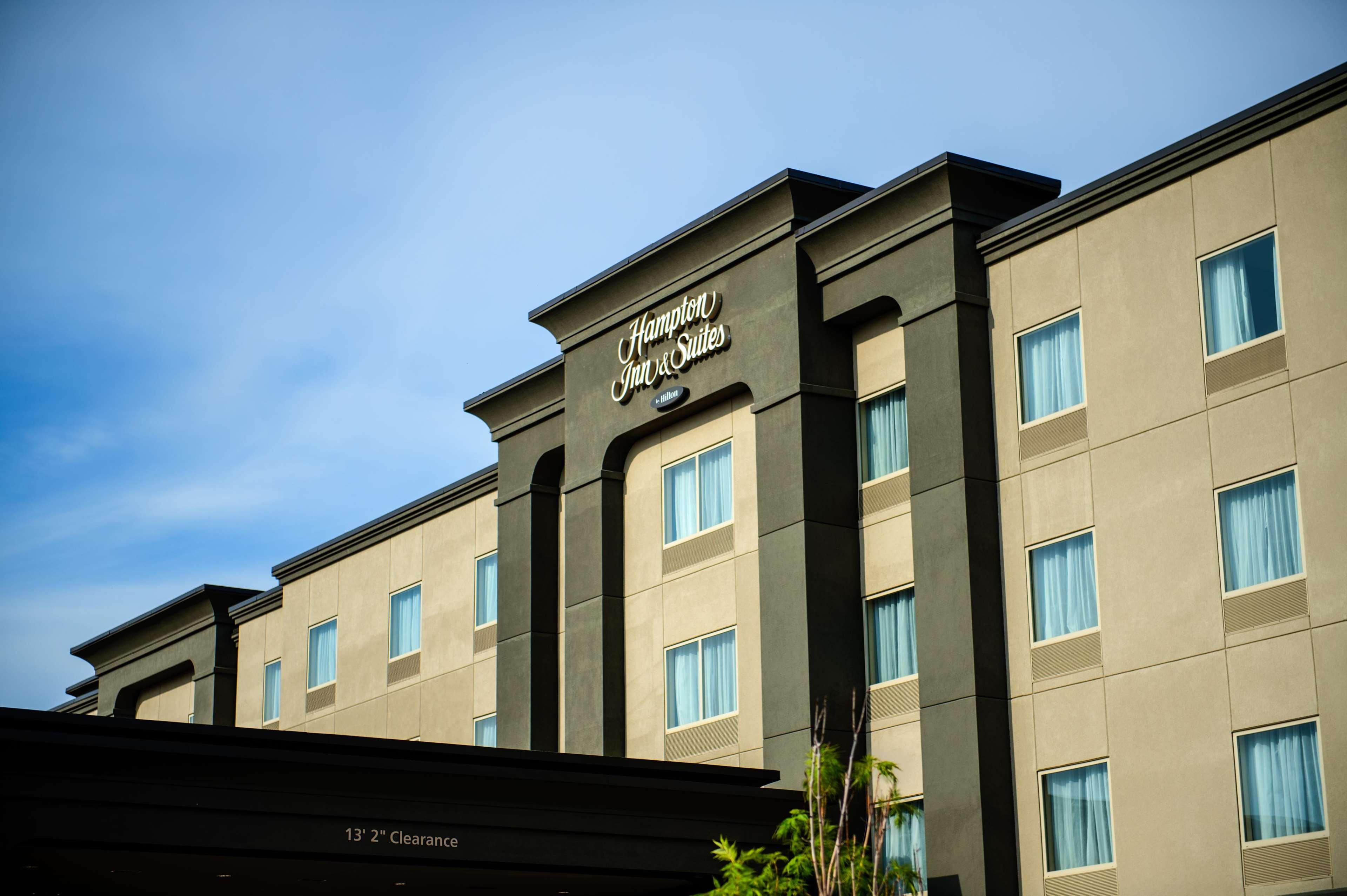 Hampton Inn & Suites East Gate Regina Buitenkant foto