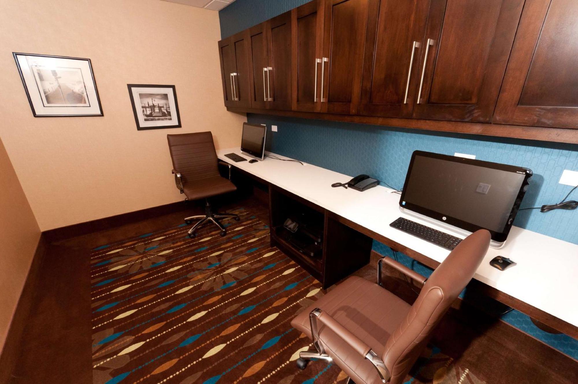 Hampton Inn & Suites East Gate Regina Buitenkant foto